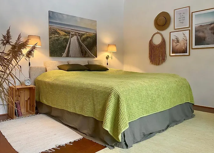 Honey Gardens Venkovsky V Prirodni Zahrade *