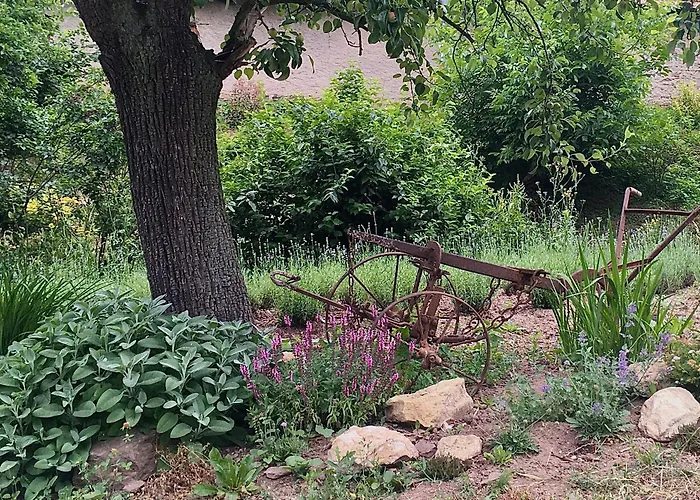 Apartment Honey Gardens Venkovsky V Prirodni Zahrade *