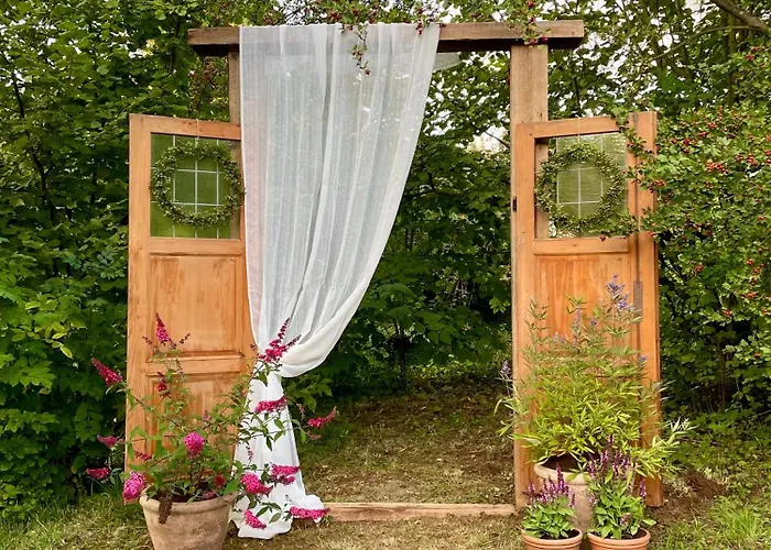 Apartment Honey Gardens Venkovsky V Prirodni Zahrade *